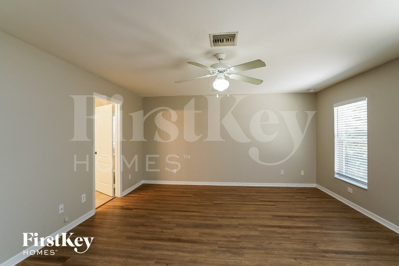 1002 Ne 33rd Ln - Photo 7 of 16