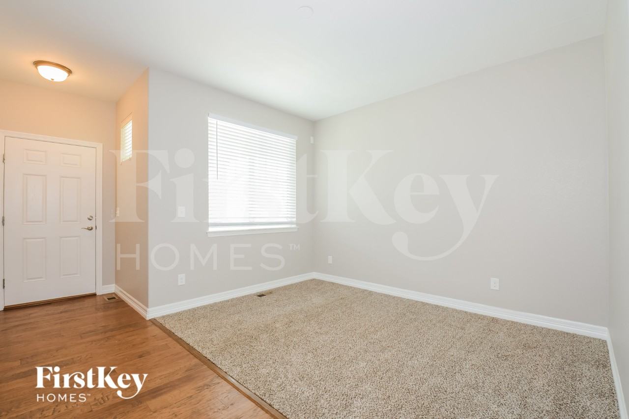 12742 E 105th Ave - Photo 5 of 15