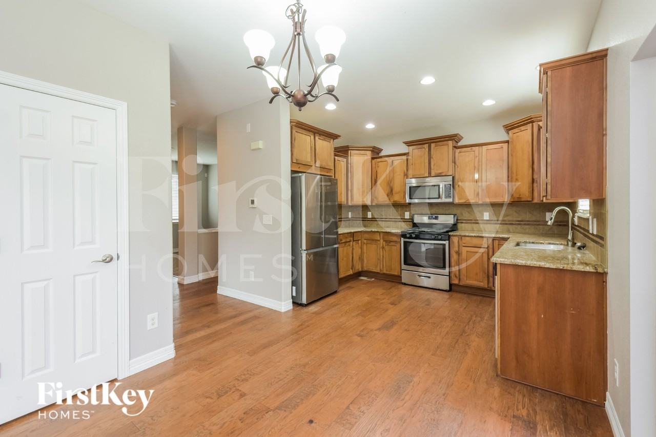 12742 E 105th Ave - Photo 6 of 15