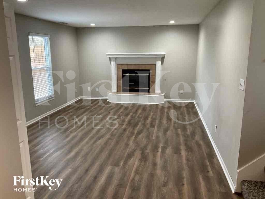 904 Madelyn Dr - Photo 2 of 13
