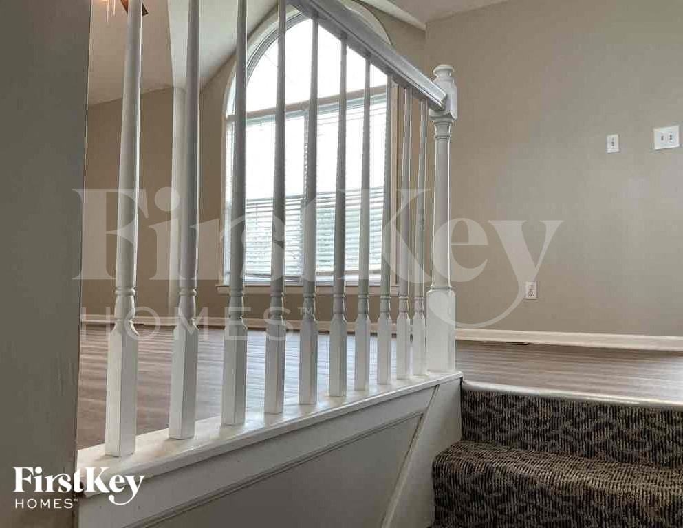 904 Madelyn Dr - Photo 3 of 13