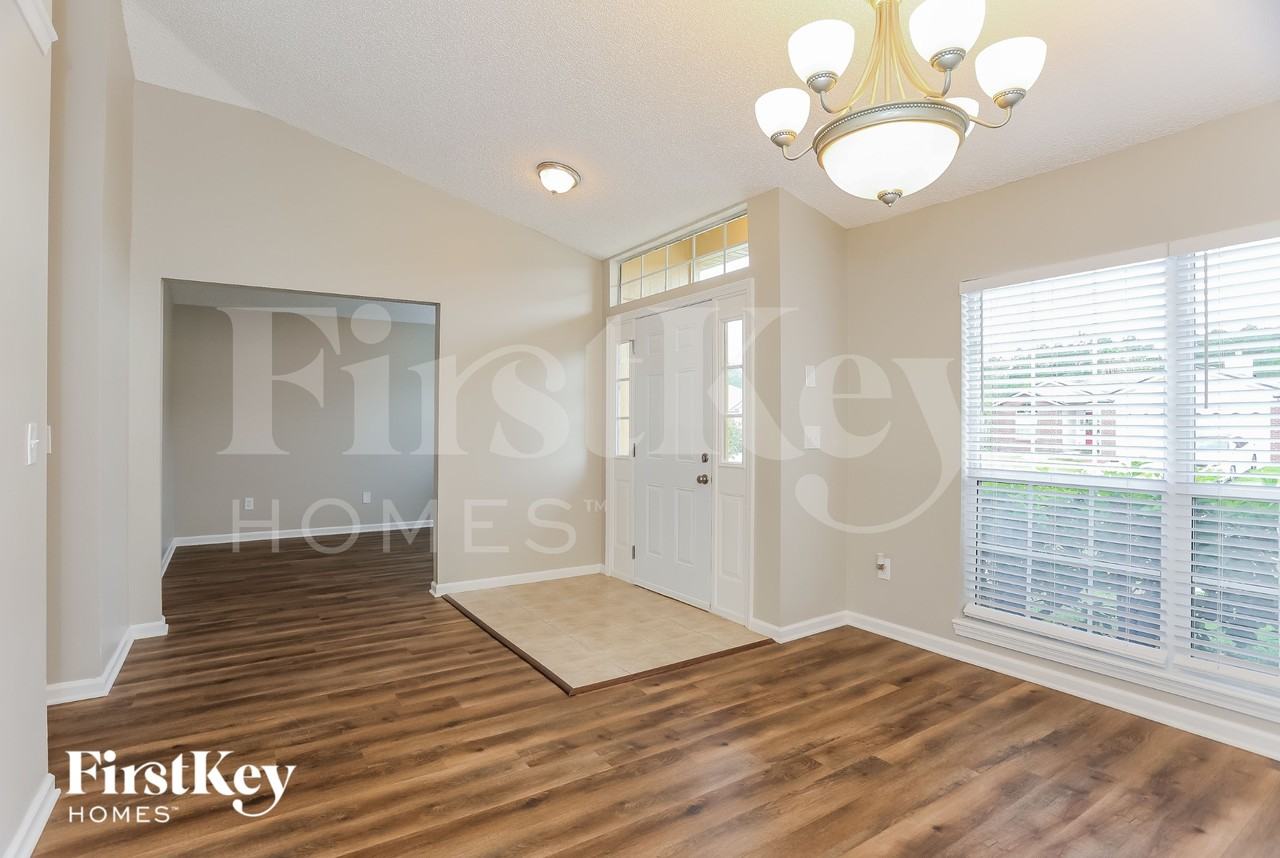 12759 Bentwater Dr - Photo 4 of 15