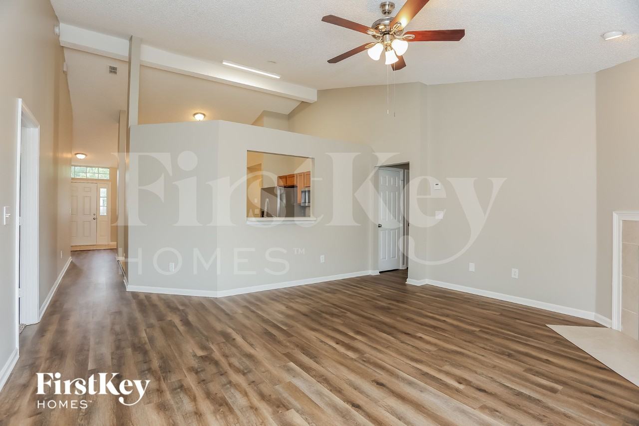 12759 Bentwater Dr - Photo 5 of 15