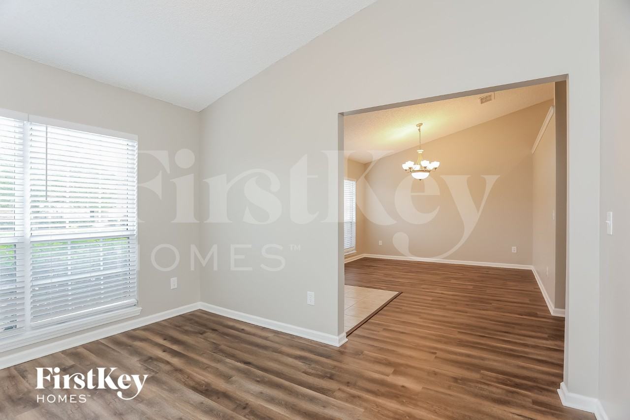 12759 Bentwater Dr - Photo 6 of 15