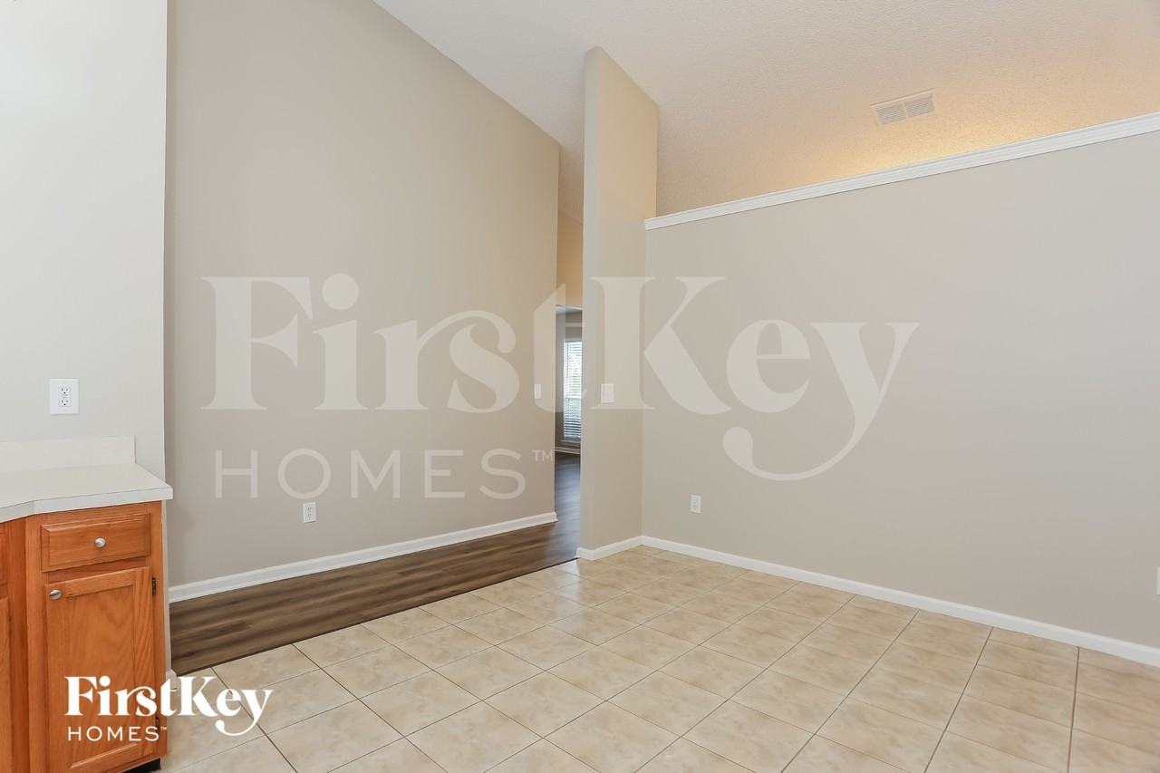 12759 Bentwater Dr - Photo 7 of 15