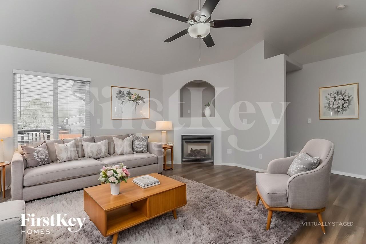 2766 Park Crest Ct - Photo 4 of 18