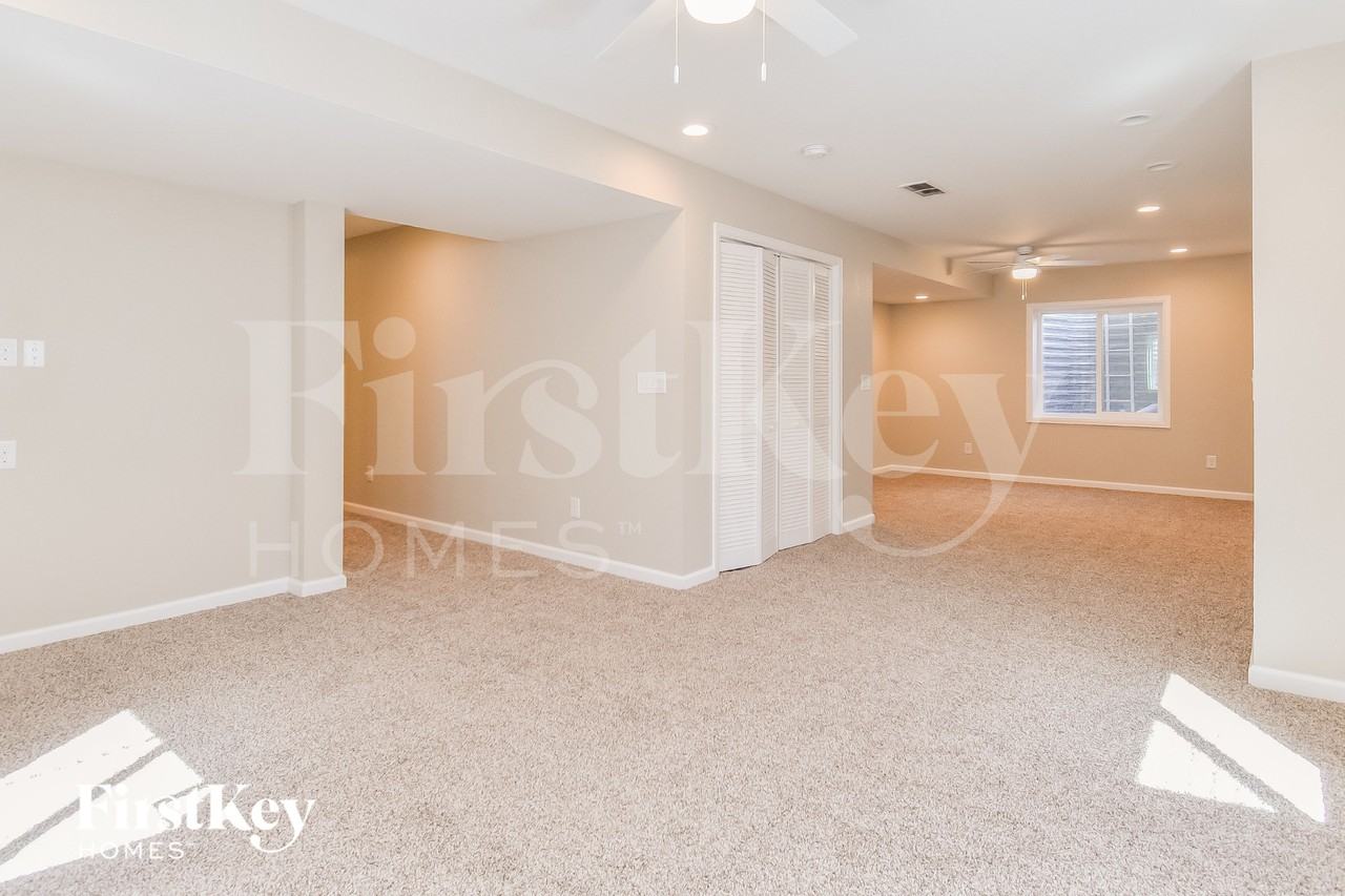 10255 Hidden Park Way - Photo 3 of 15