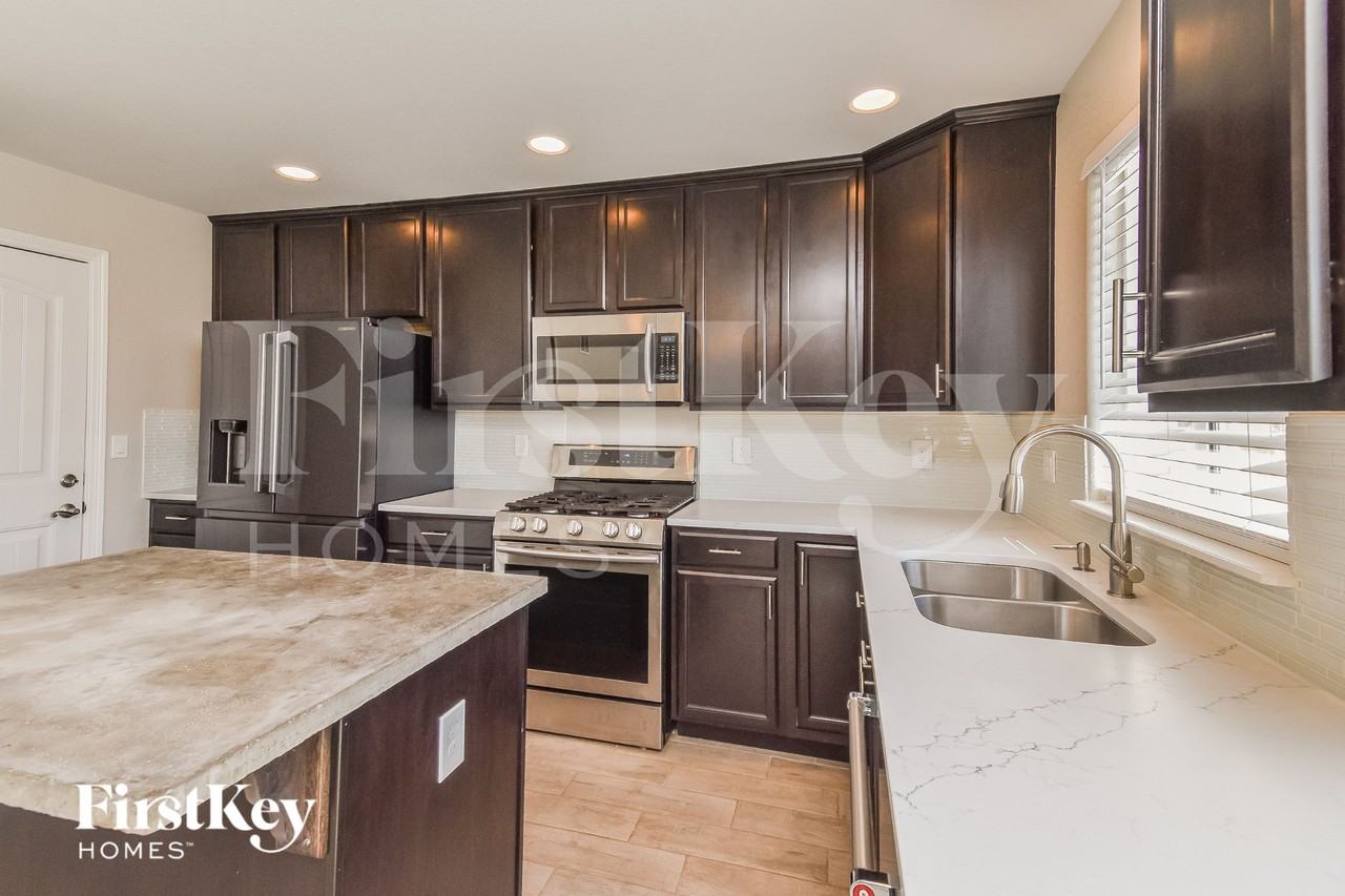 10255 Hidden Park Way - Photo 5 of 15