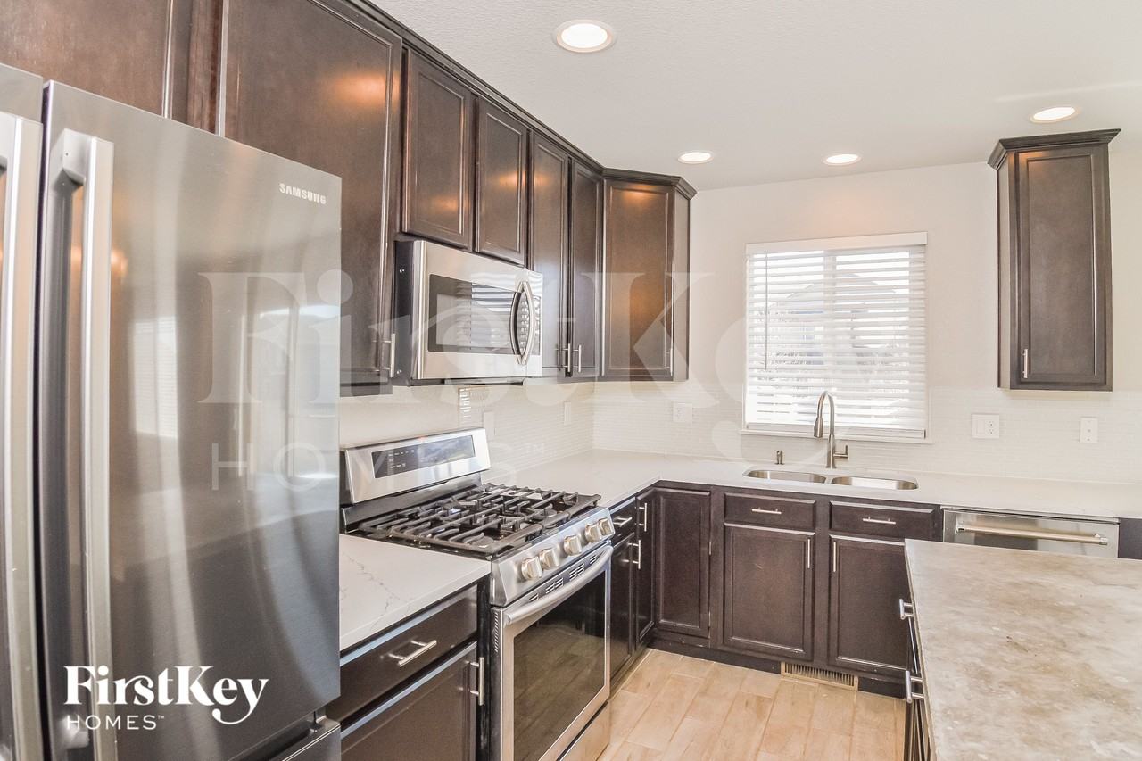 10255 Hidden Park Way - Photo 6 of 15