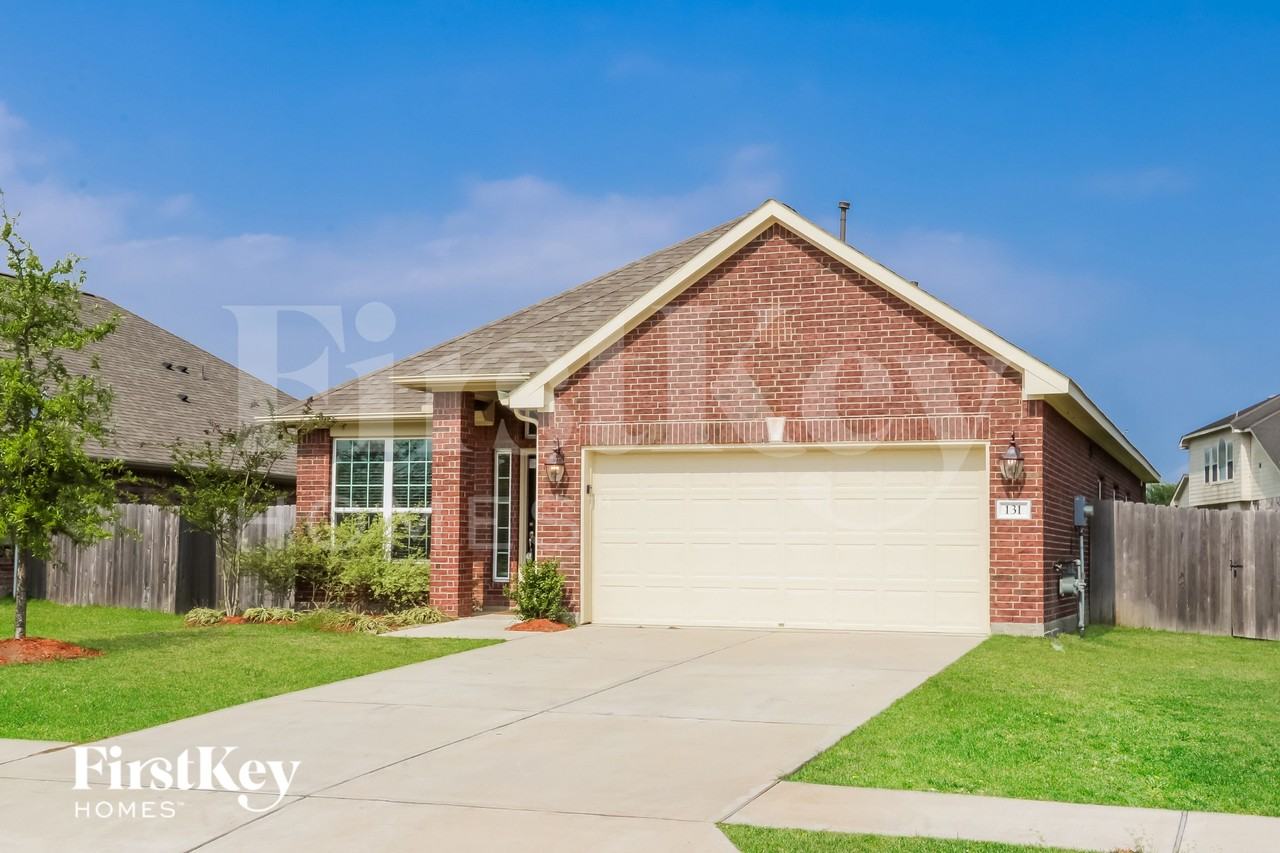131 Brazos Dr - Photo 2 of 18
