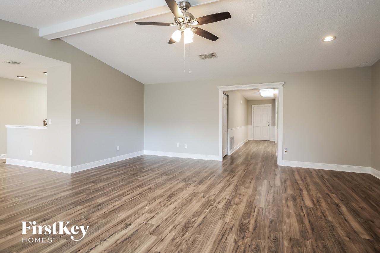 6181 Island Forest Dr - Photo 3 of 15