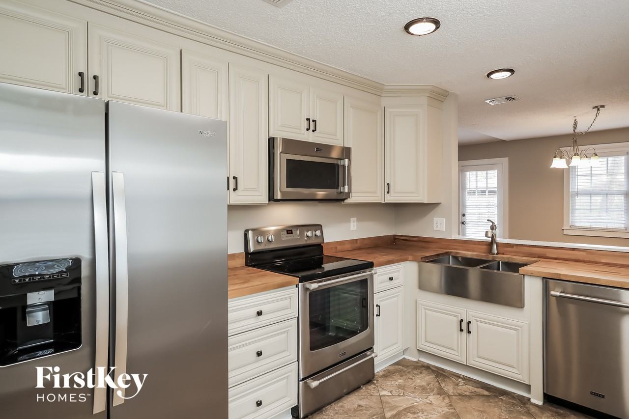 6181 Island Forest Dr - Photo 6 of 15
