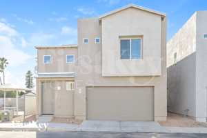 featured image of 2851 N Fair Oaks Ave