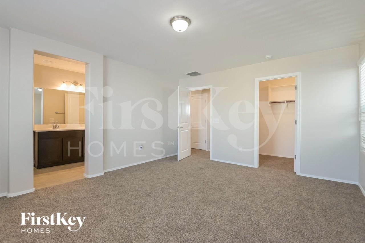 2851 N Fair Oaks Ave - Photo 6 of 15