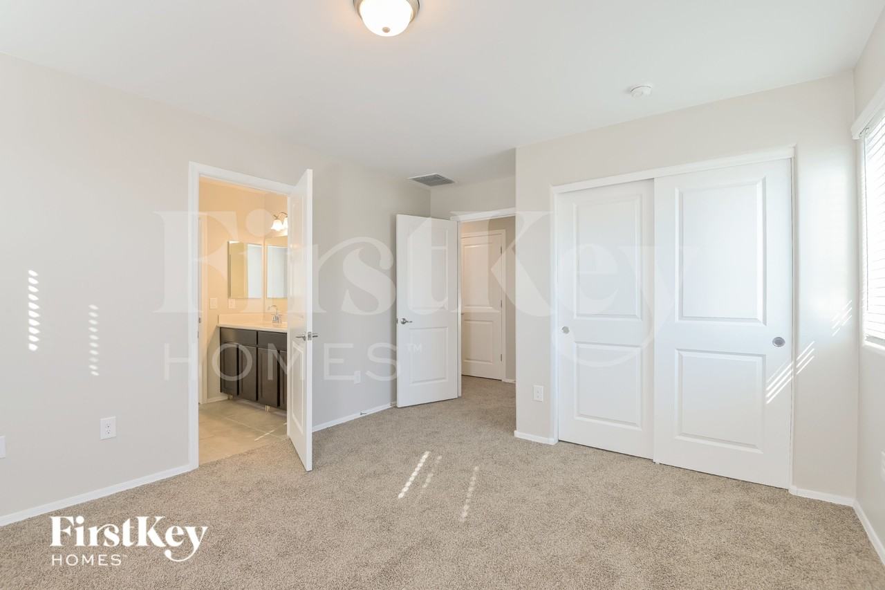 2851 N Fair Oaks Ave - Photo 7 of 15