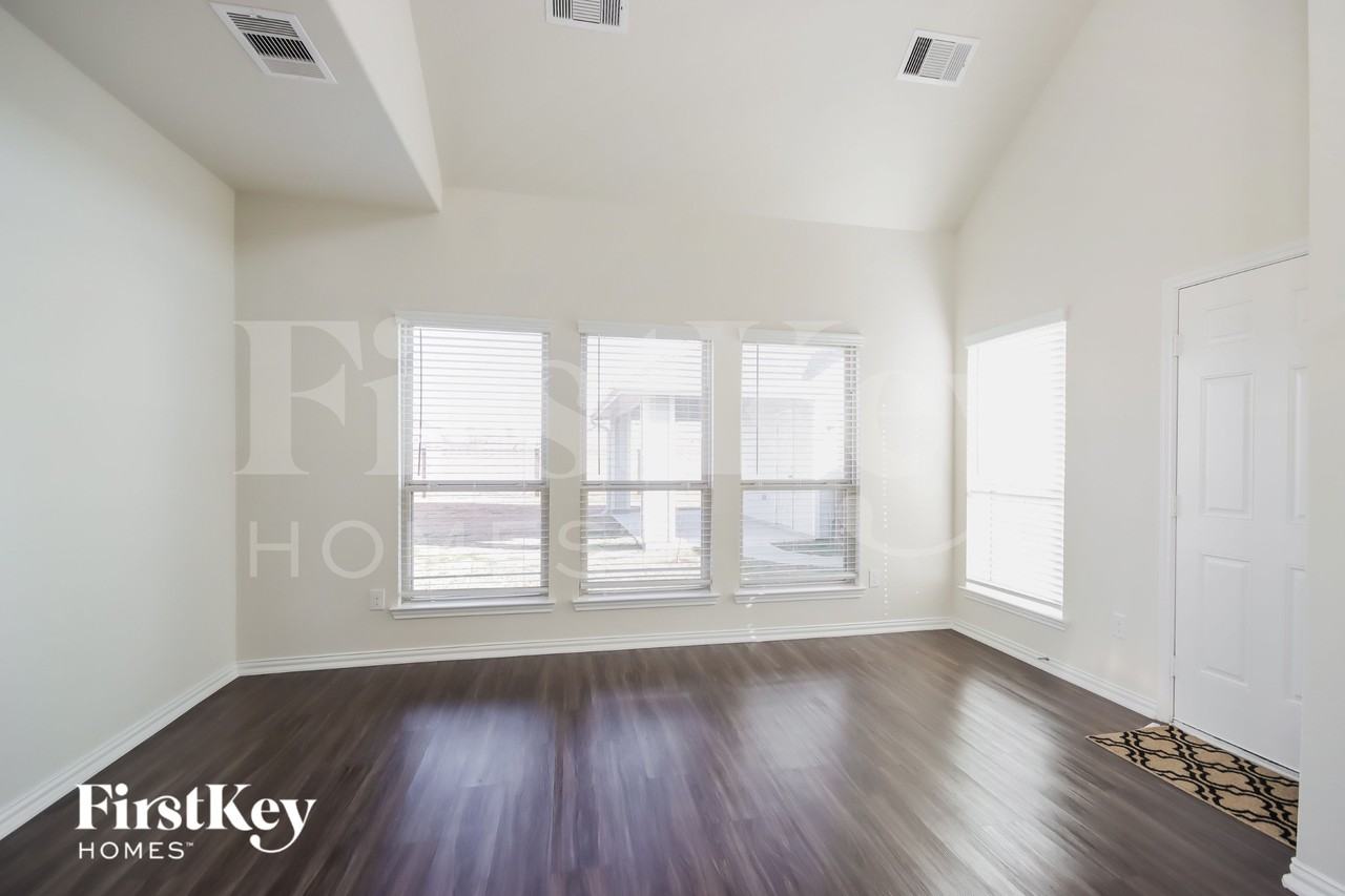 12543 Highgrove Springs Dr - Photo 6 of 18