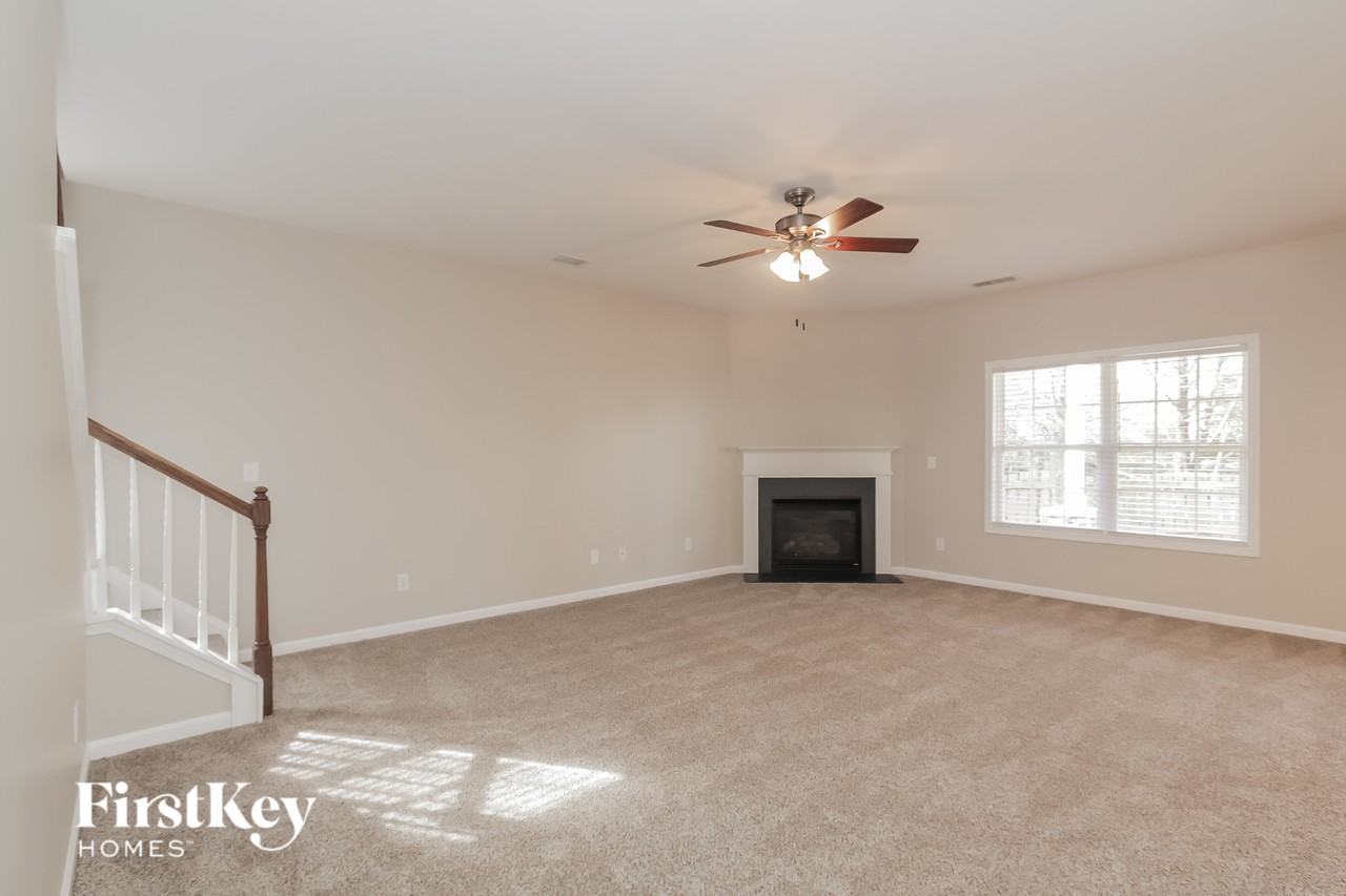 1009 Terrapin St - Photo 4 of 15