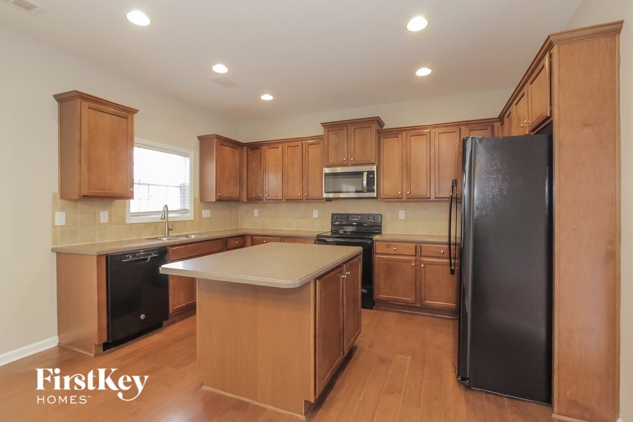 1009 Terrapin St - Photo 7 of 15