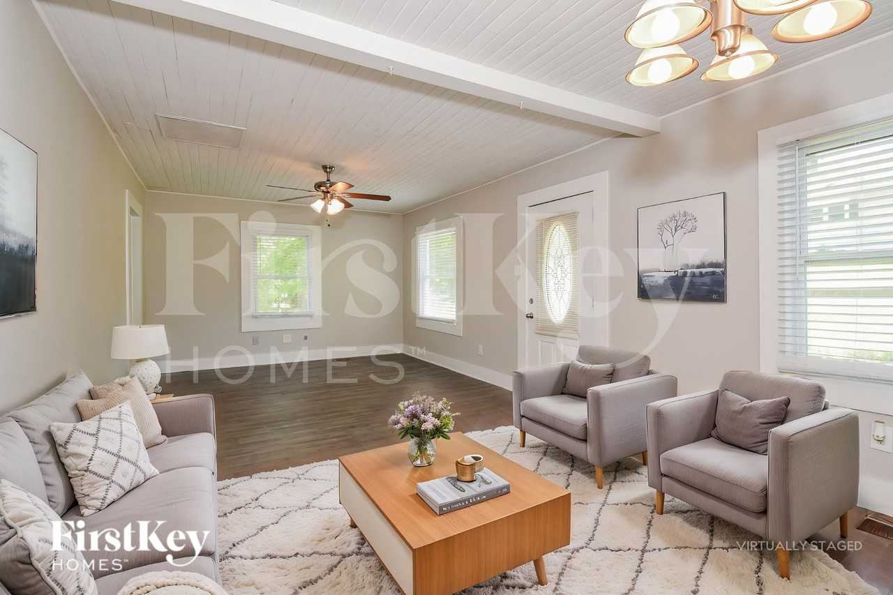 5664 Perk St - Photo 4 of 18