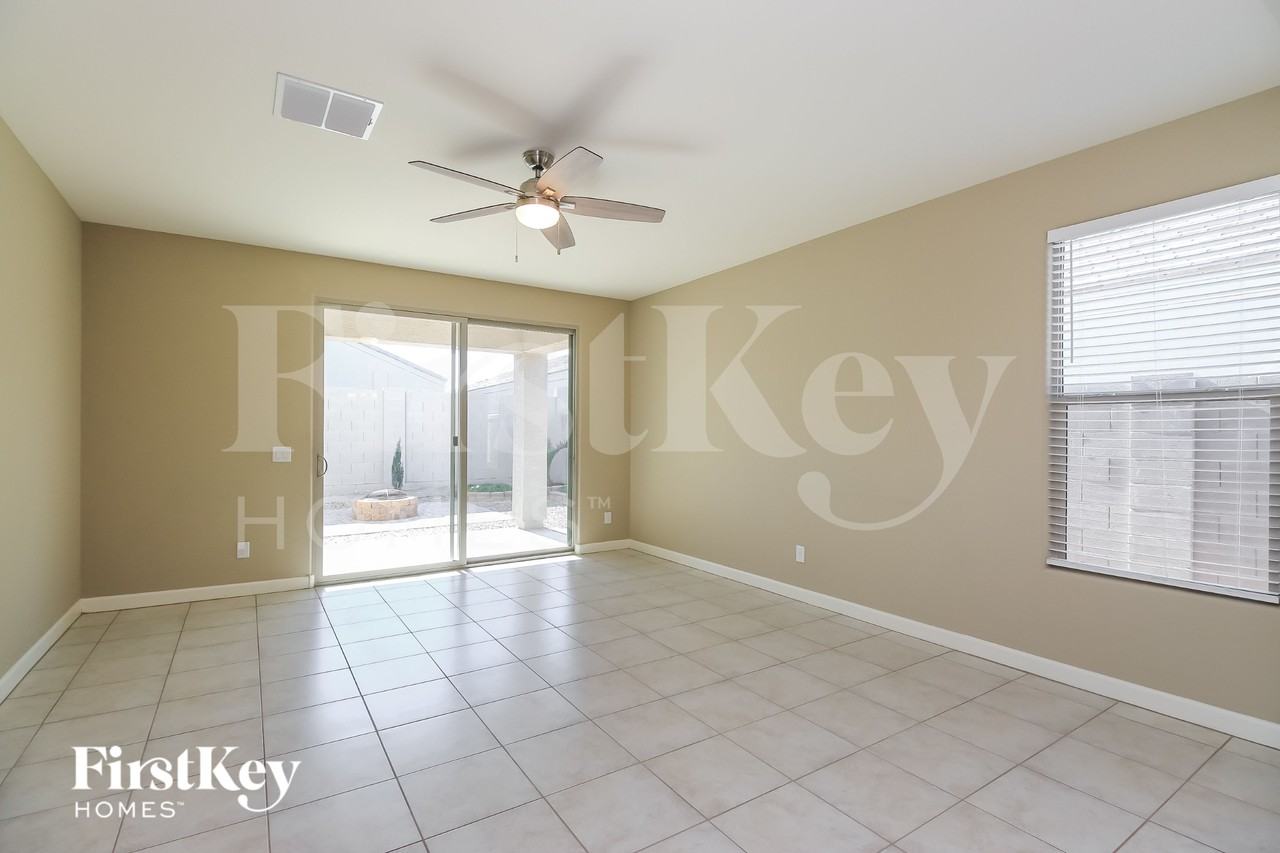 3915 W Alabama Ln - Photo 2 of 15