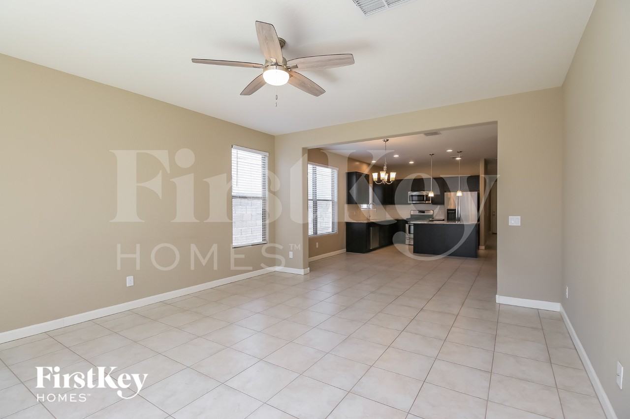 3915 W Alabama Ln - Photo 3 of 15