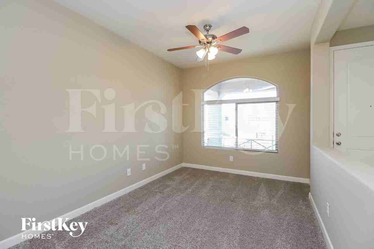 3915 W Alabama Ln - Photo 4 of 15