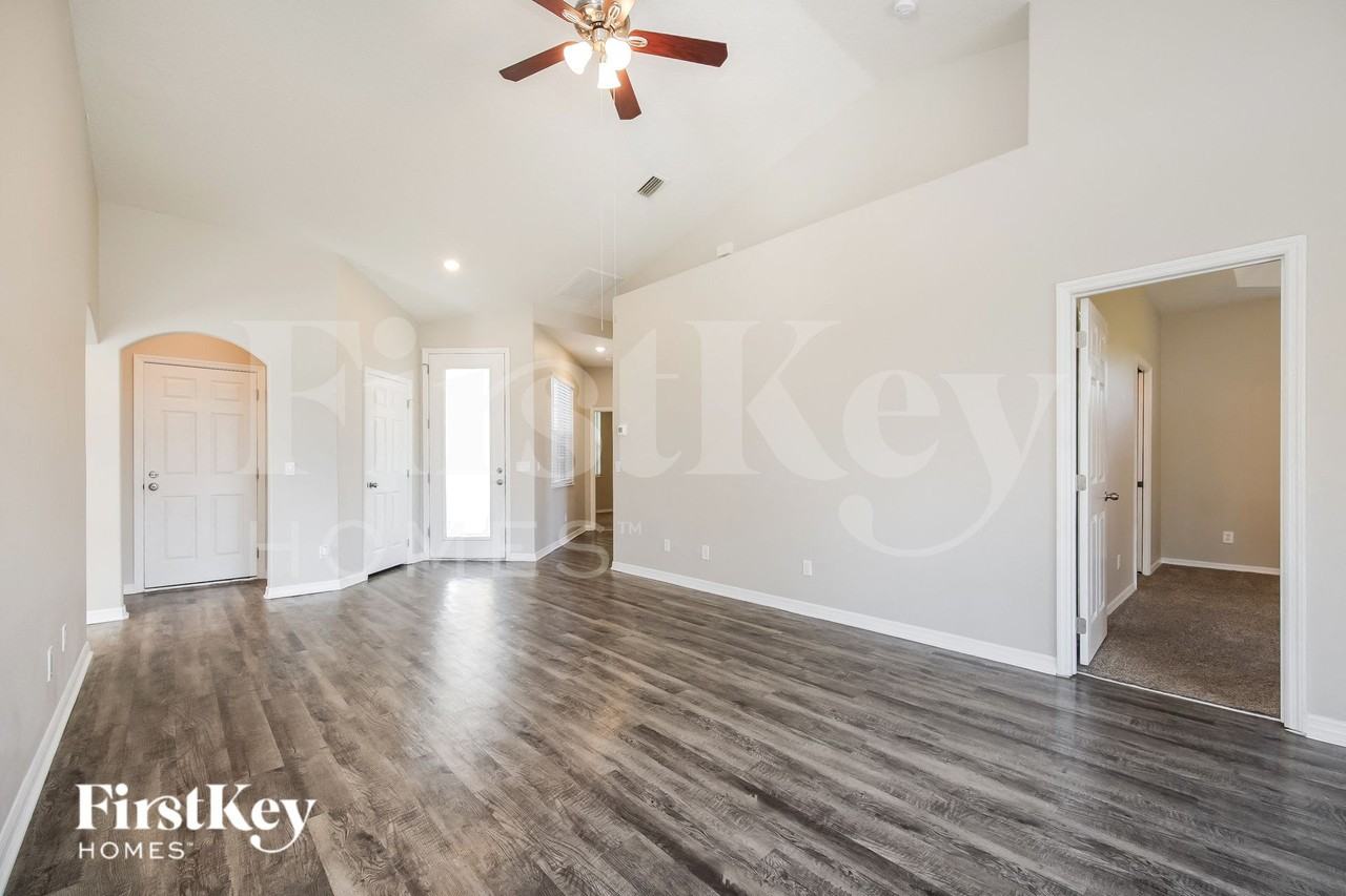 4929 Hungary Rd - Photo 3 of 16