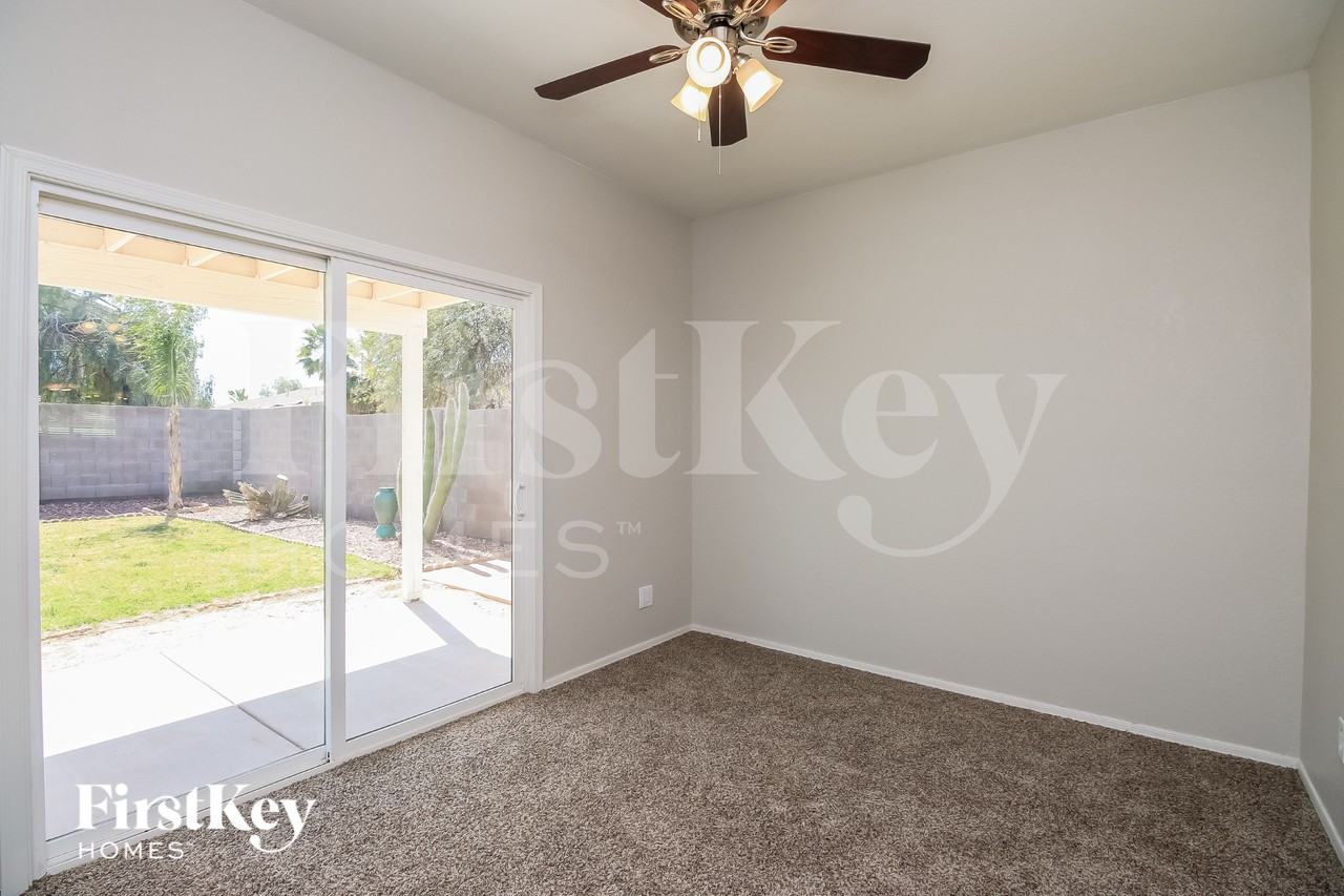991 E Desert Moon Trl - Photo 6 of 15