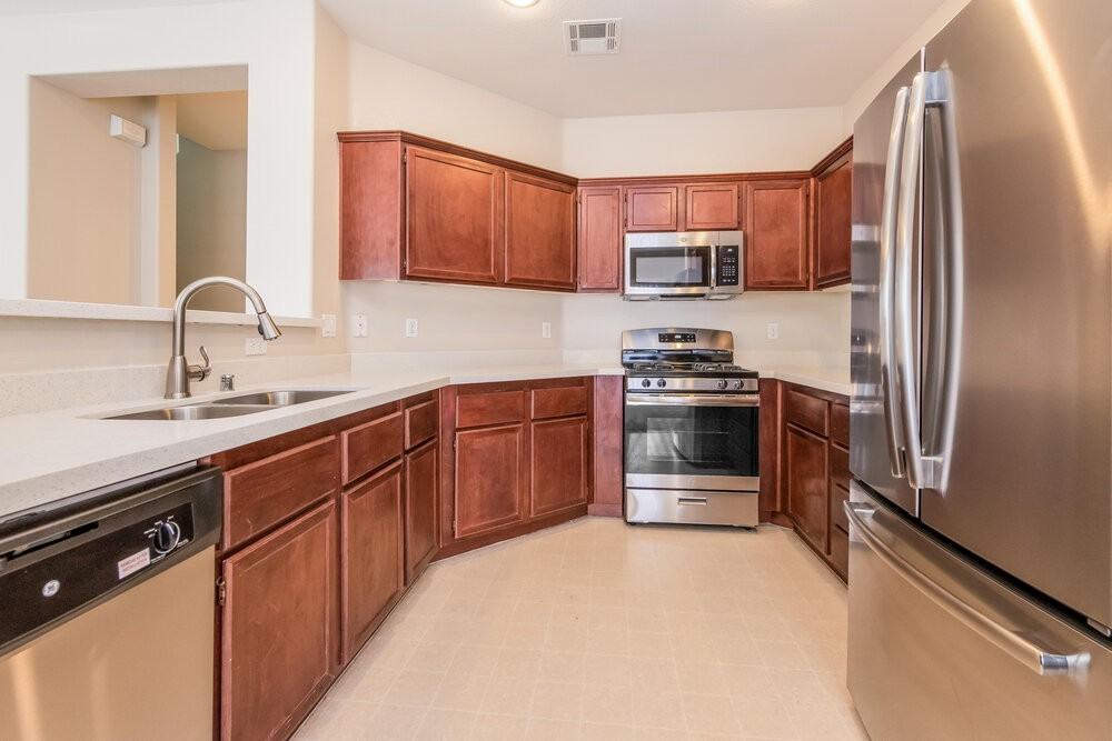 1240 Maple Pines Ave - Photo 5 of 15