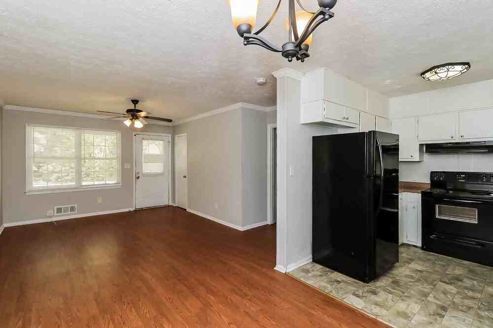 851 Grayson Hwy - Photo 4 of 25
