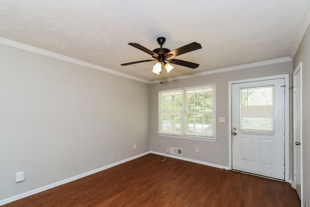 851 Grayson Hwy - Photo 5 of 25