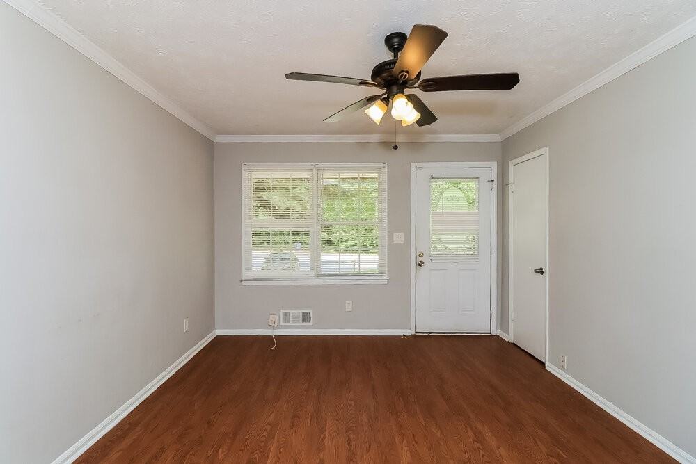 851 Grayson Hwy - Photo 6 of 25