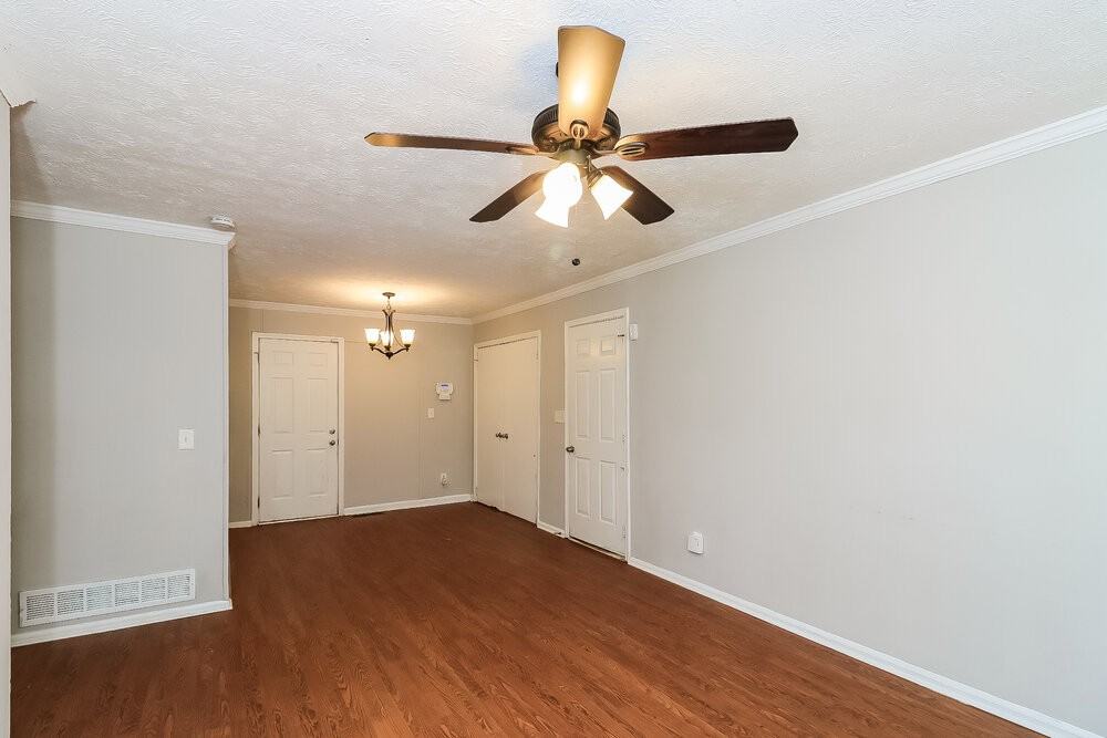 851 Grayson Hwy - Photo 7 of 25