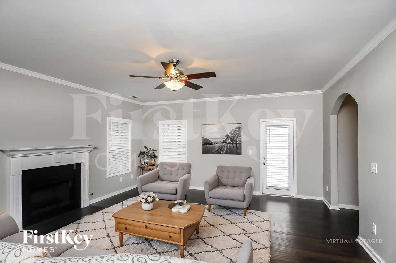 71 Gardenia Ln - Photo 4 of 18