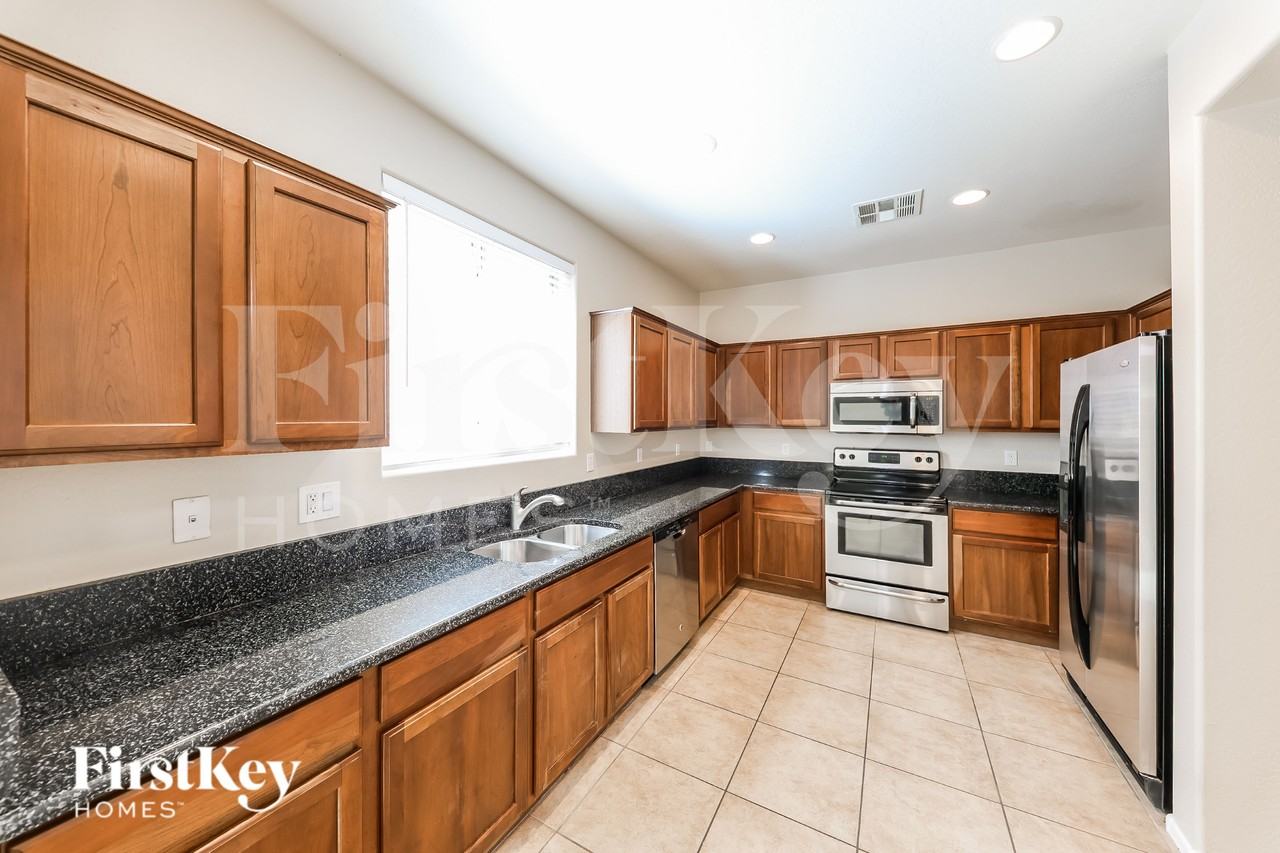 25942 N 54th Ave - Photo 5 of 16