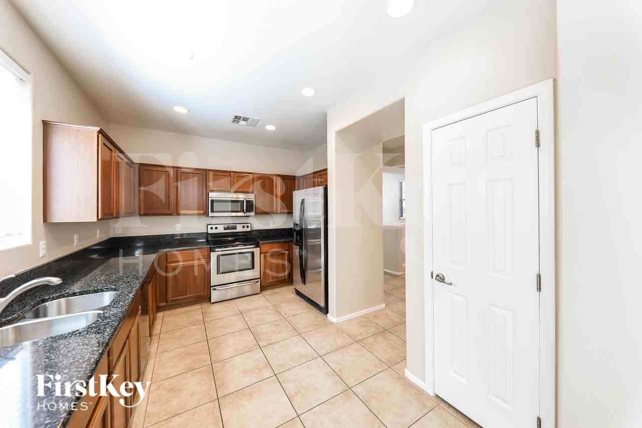 25942 N 54th Ave - Photo 6 of 16