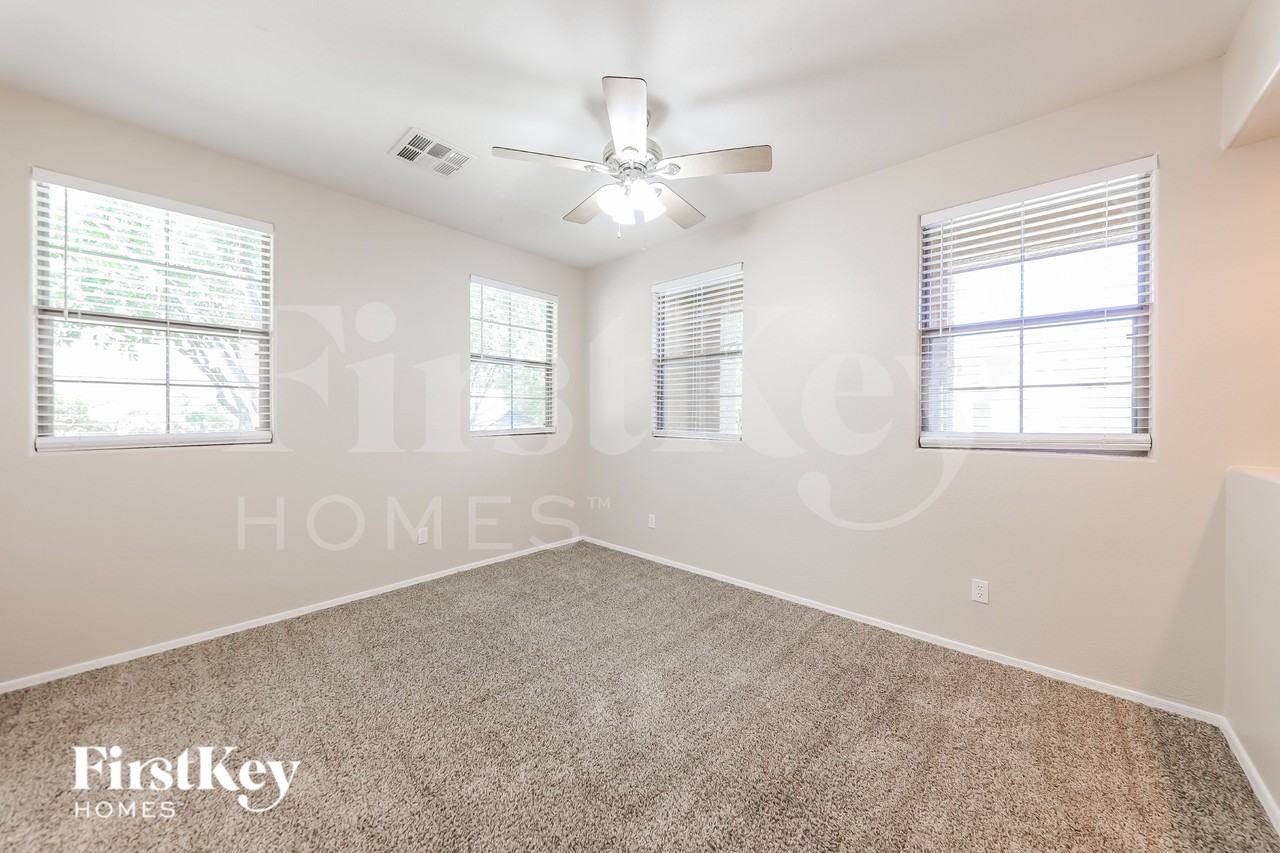 25942 N 54th Ave - Photo 7 of 16
