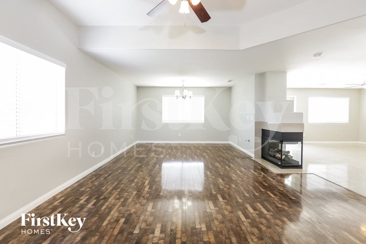 9501 Forest Lily Ct - Photo 3 of 15