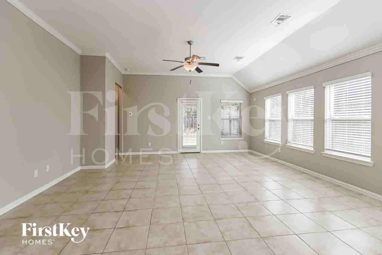 2342 Sugar Crest Dr - Photo 3 of 19