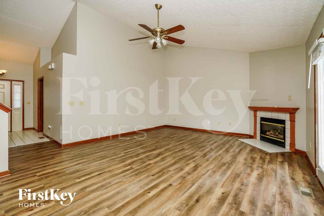 5546 Breshly Way - Photo 4 of 18