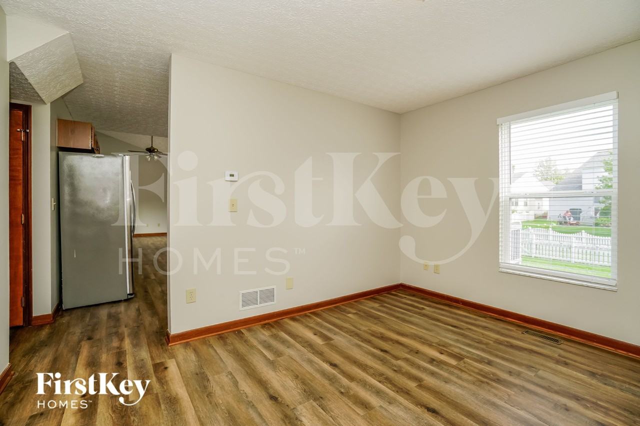 5546 Breshly Way - Photo 5 of 18
