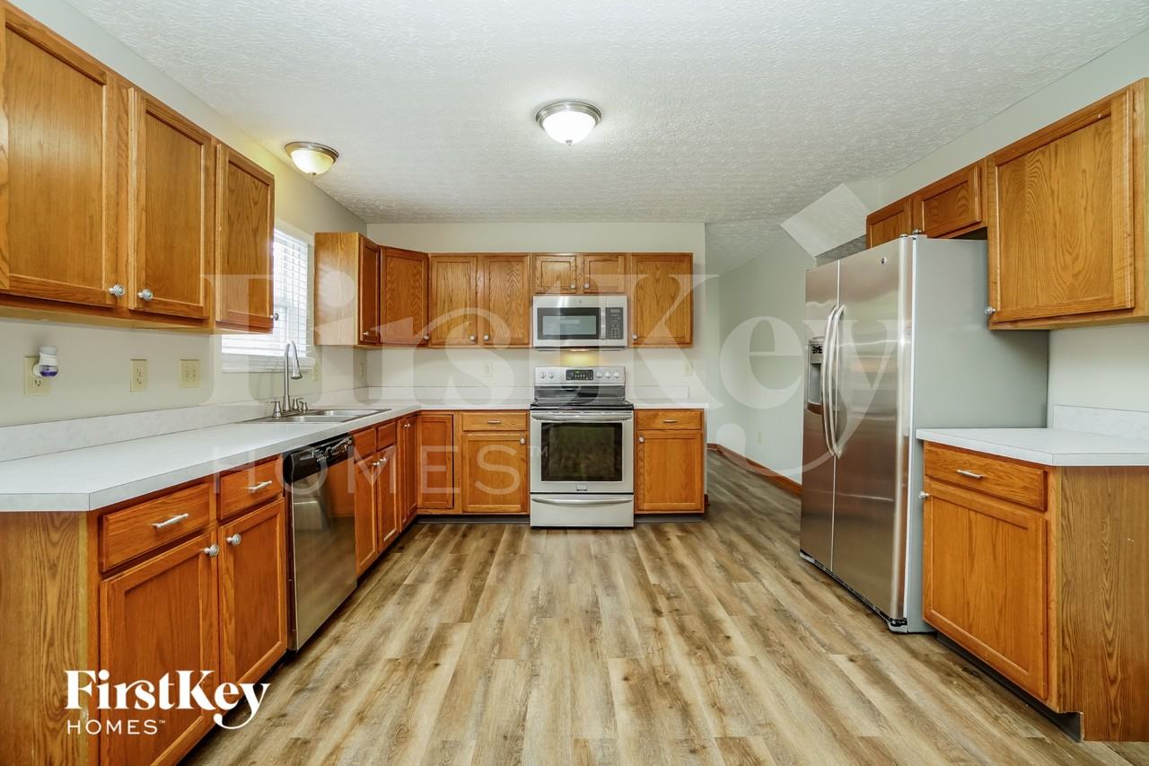 5546 Breshly Way - Photo 7 of 18
