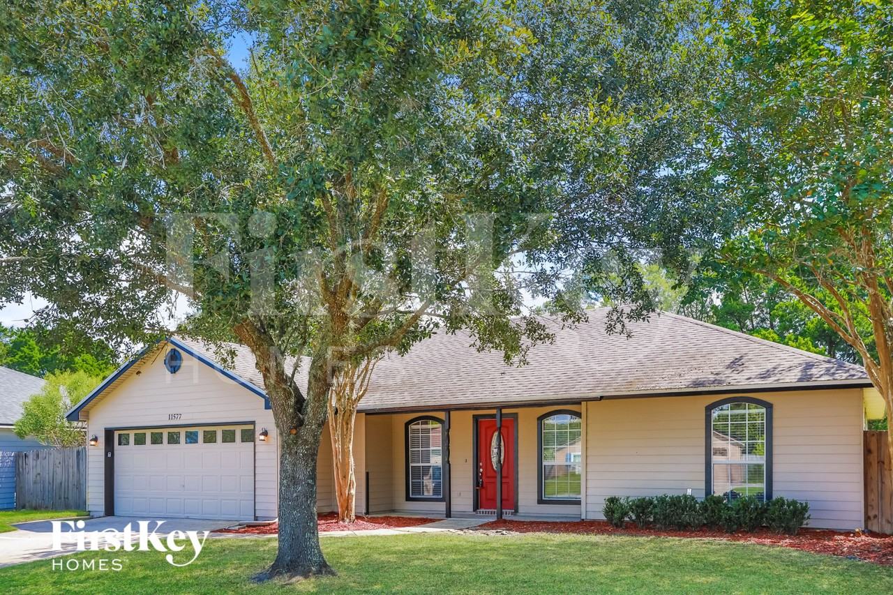 11577 Twin Oaks Trl - Photo 2 of 16