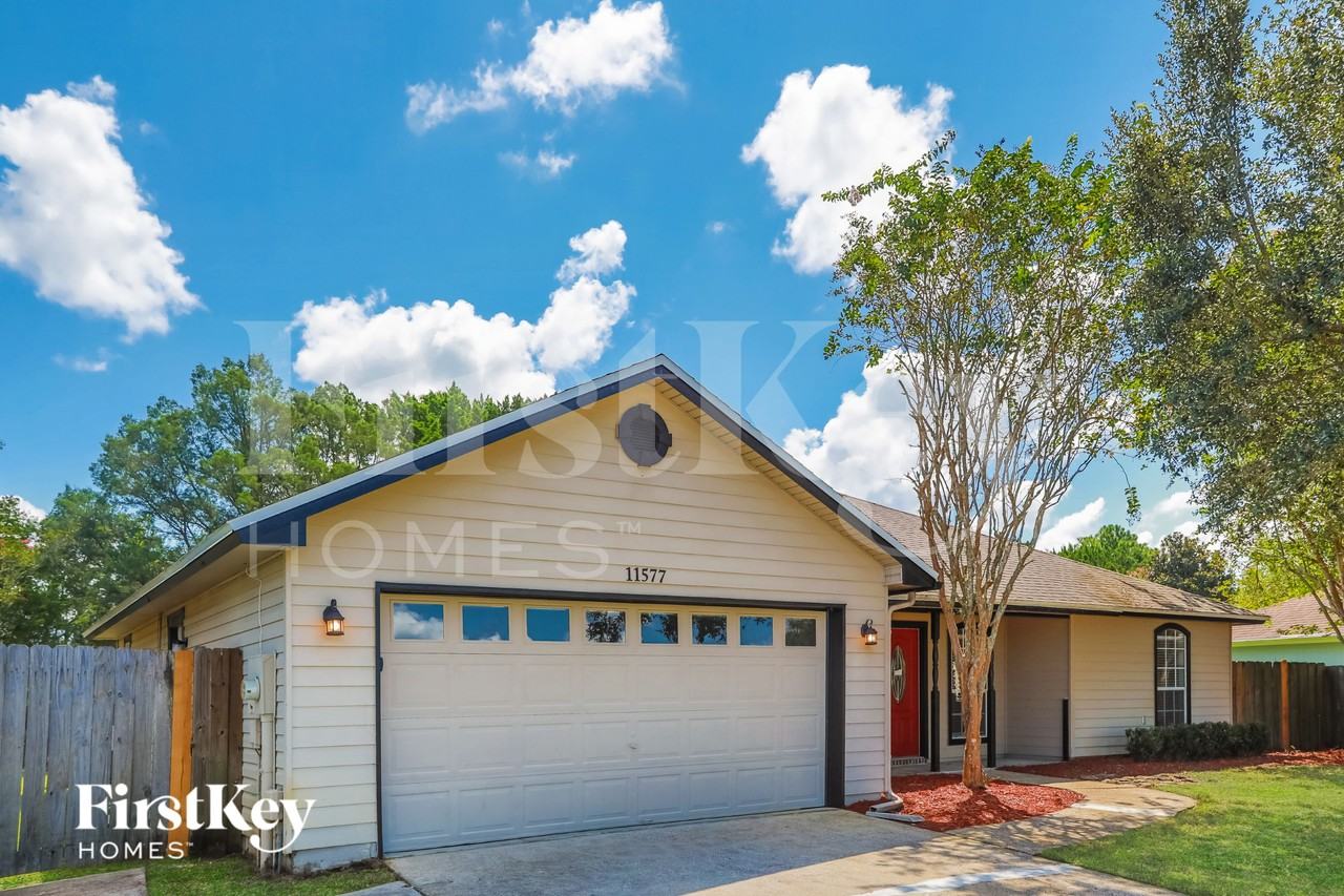 11577 Twin Oaks Trl - Photo 3 of 16