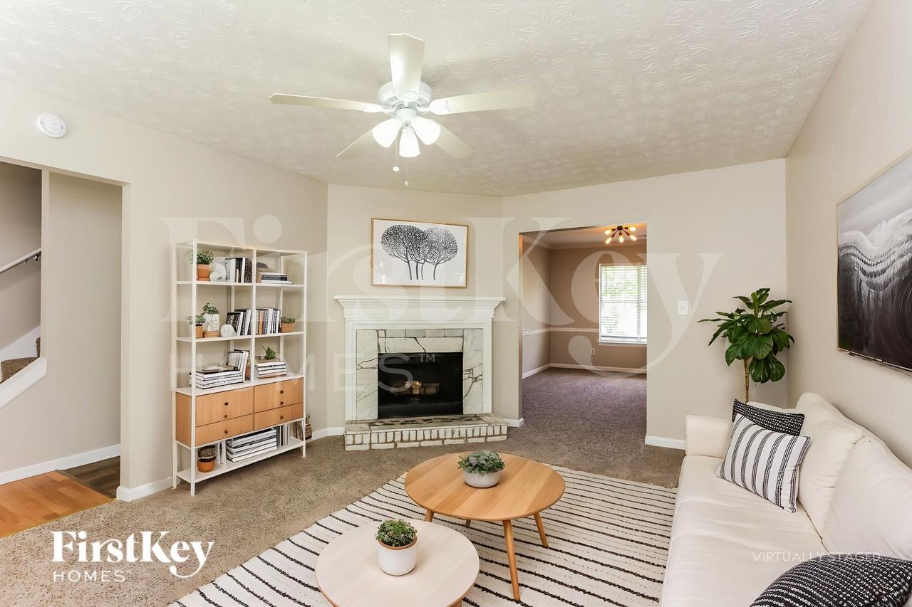 1717 Bertram Ln Sw - Photo 3 of 19