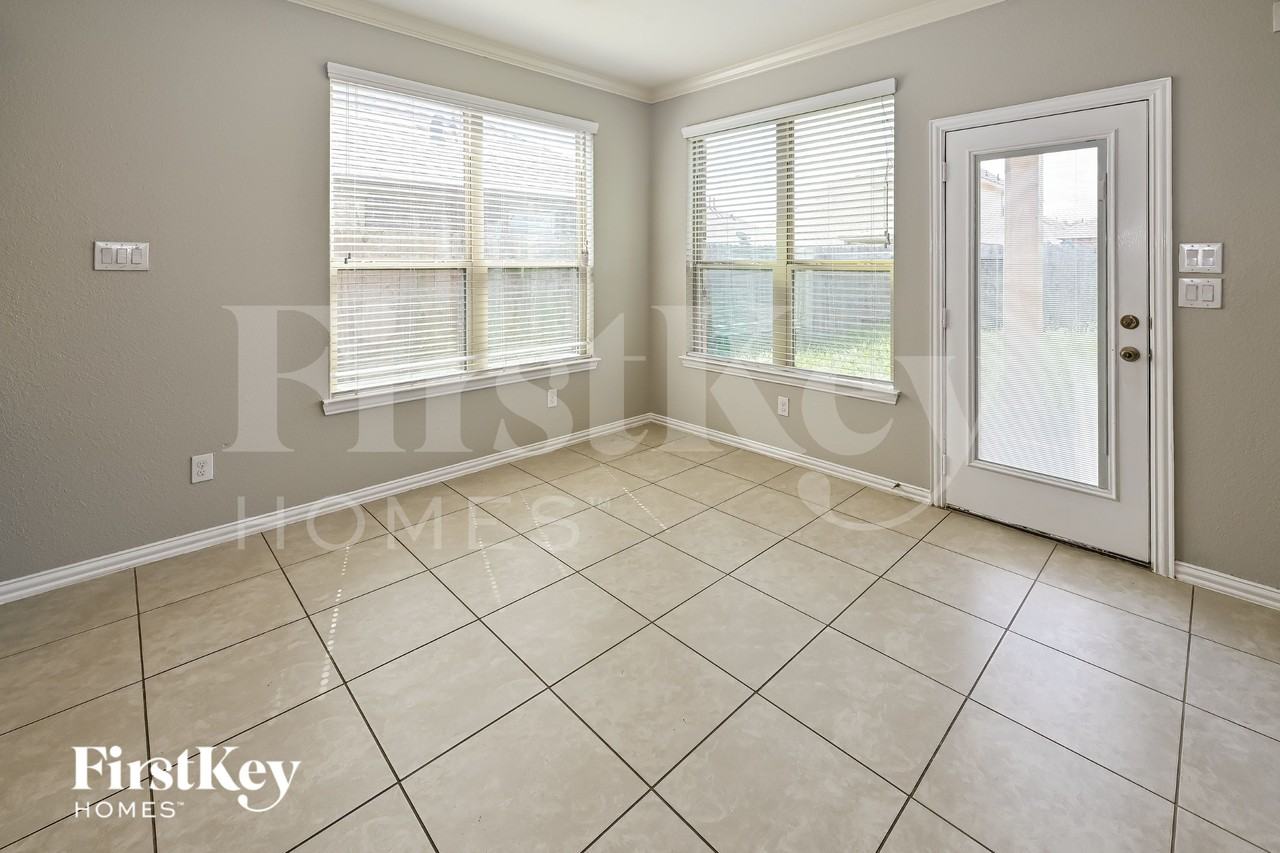 4306 Apple Ln - Photo 3 of 16