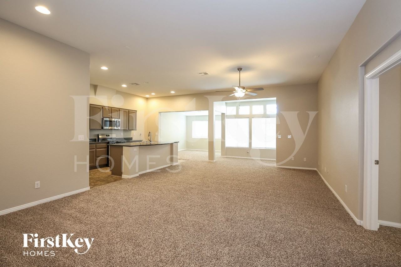 6345 Salmon Mountain Ave - Photo 3 of 15