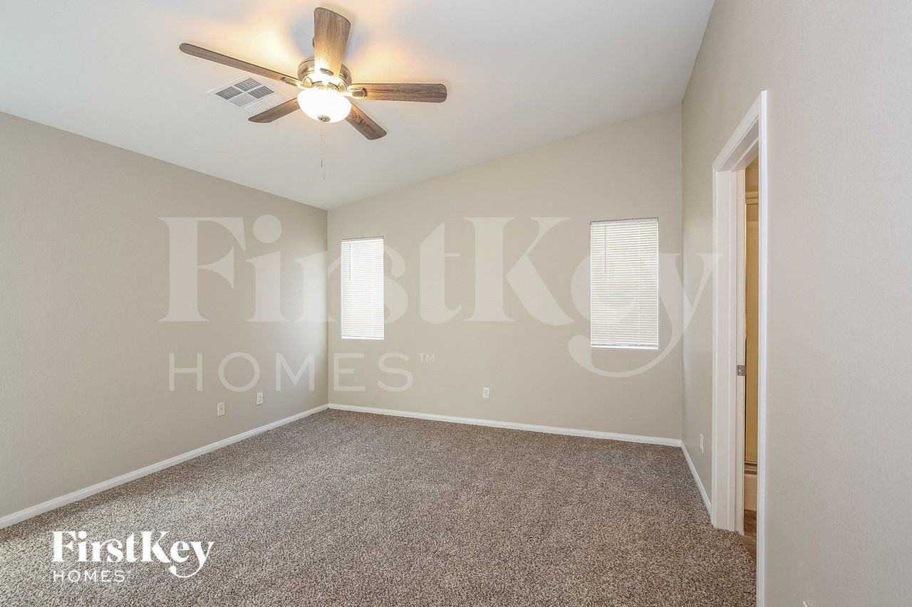 6345 Salmon Mountain Ave - Photo 7 of 15