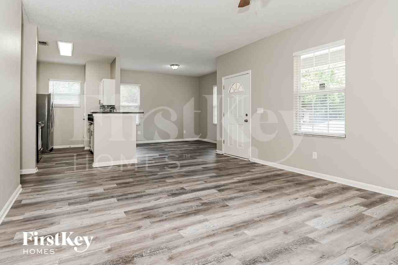 3207 Rosselle St - Photo 5 of 16