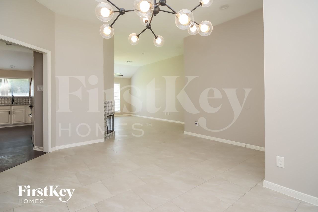 10846 E Linwood Dr - Photo 4 of 16